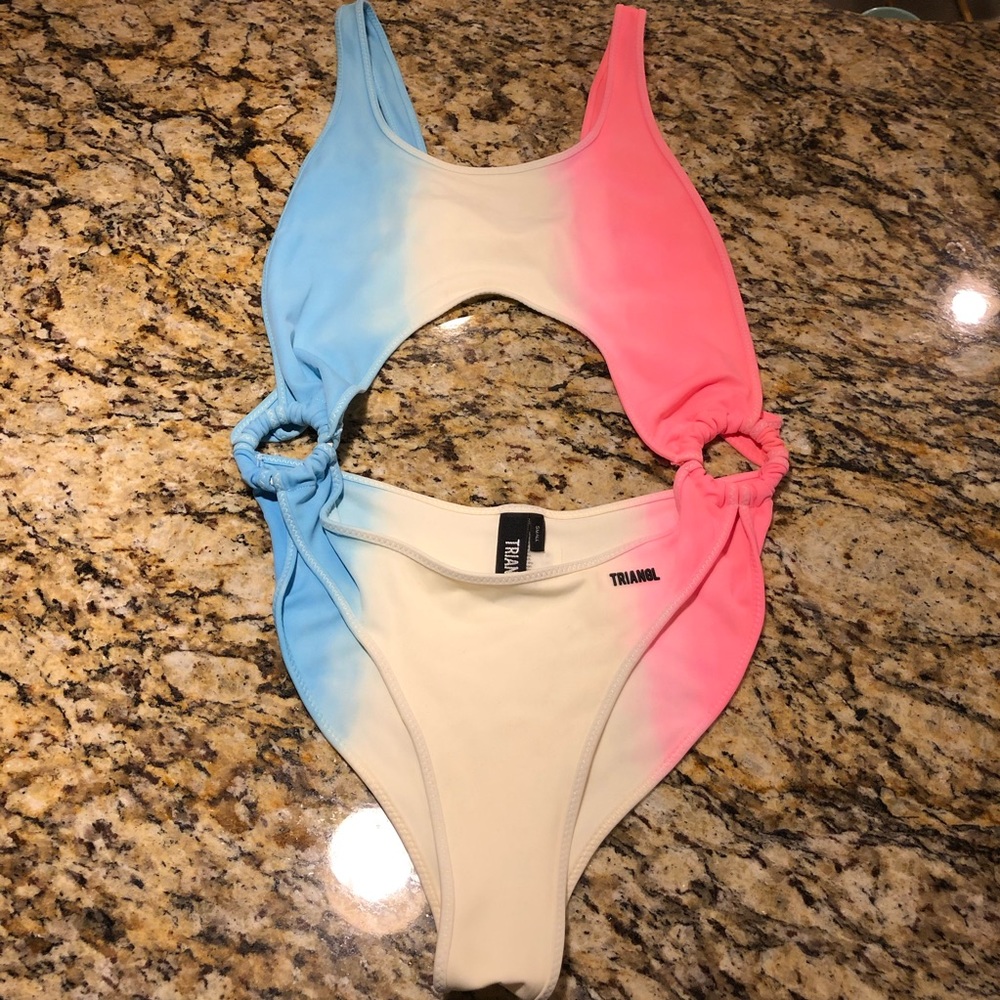 Triangl one piece